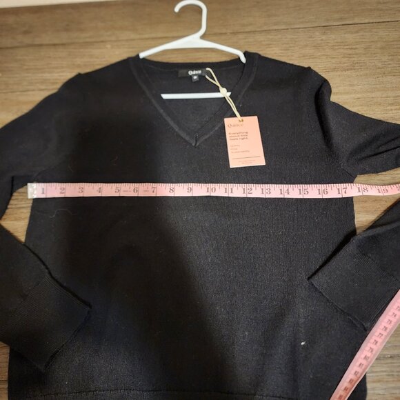 Quince Australian Merino Wool V-Neck Sweater NWT Black Small - Picture 3 of 6
